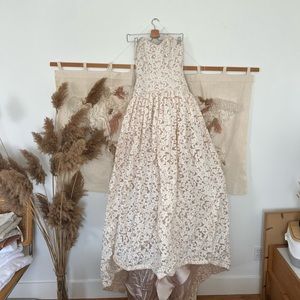 Stunning bustier wedding dress off white/ pink